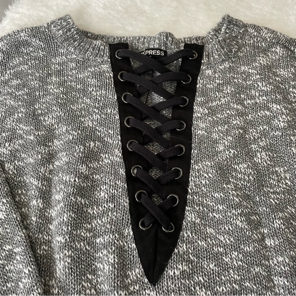 NWT Express Marled Gray Knit Lace Front Sweater - Picture 4 of 11